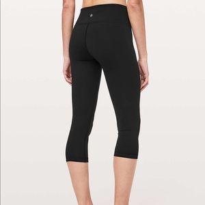 Black Lululemon Wunder Under Crop Leggings
